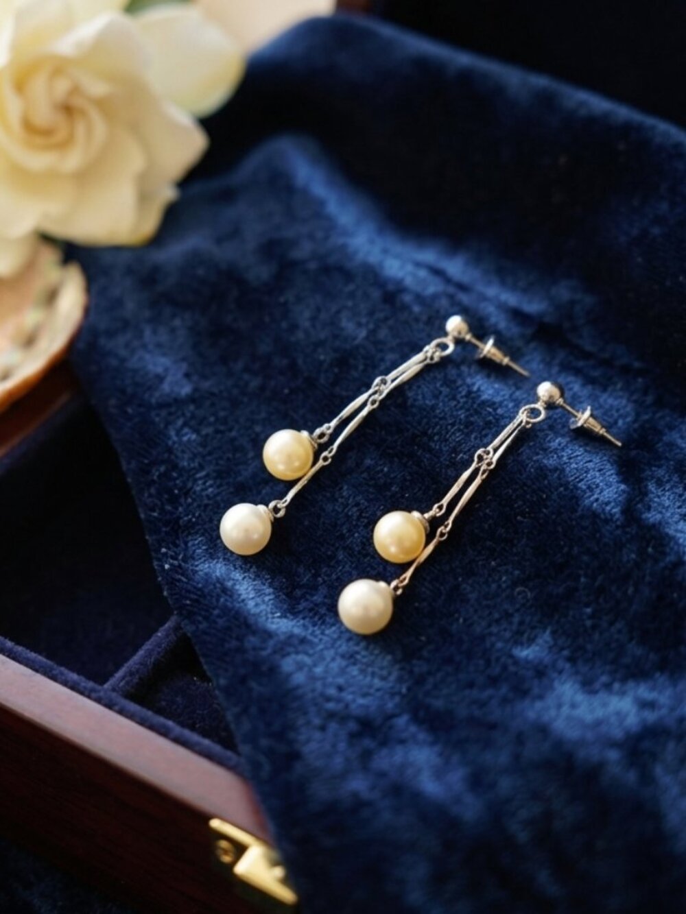 Elegant Pearl Drop Dangle Earrings